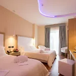 Esperia فندق تاورمينا