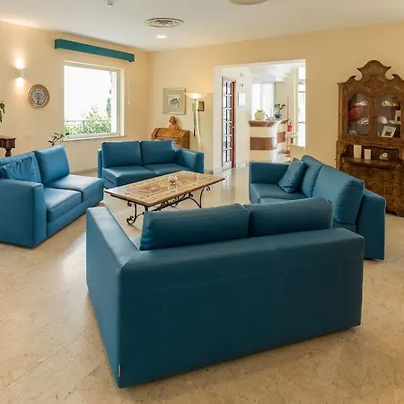 Esperia Otel 4*