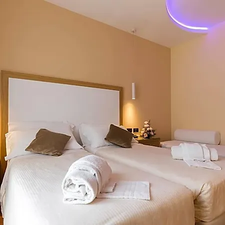 Hotel Esperia 4*