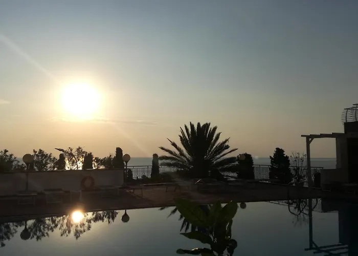 Отель Esperia 4*