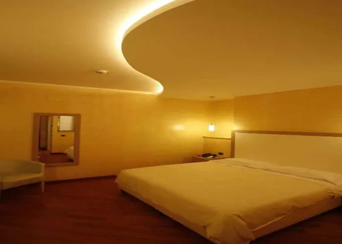 Отель Esperia 4*