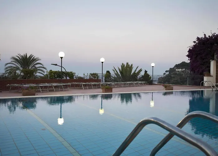 Отель Esperia 4*