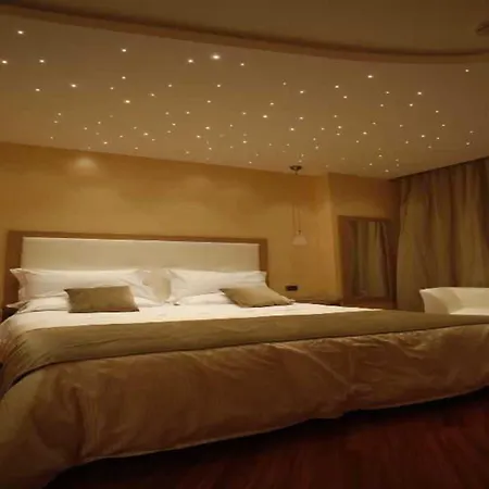Esperia Hotel 4*